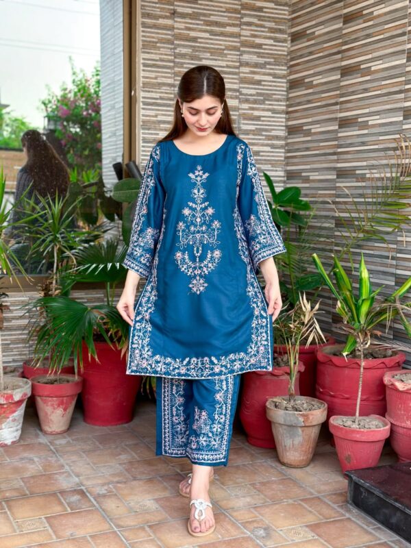 Premium Lilen Embroidery 2pc - Image 4